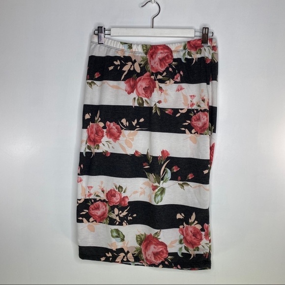 Perfect pull on pencil skirt - Picture 3 of 6